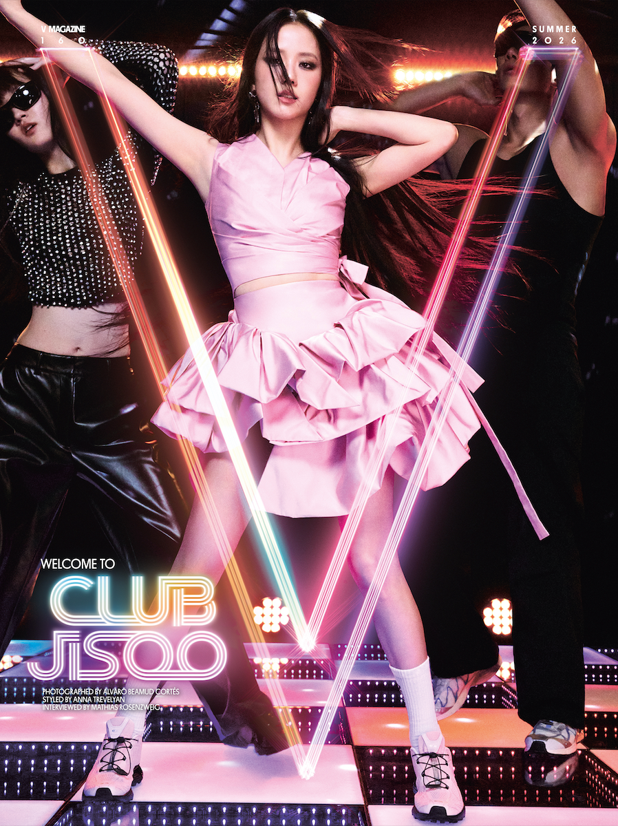 V160: JISOO OWNS THE NIGHT